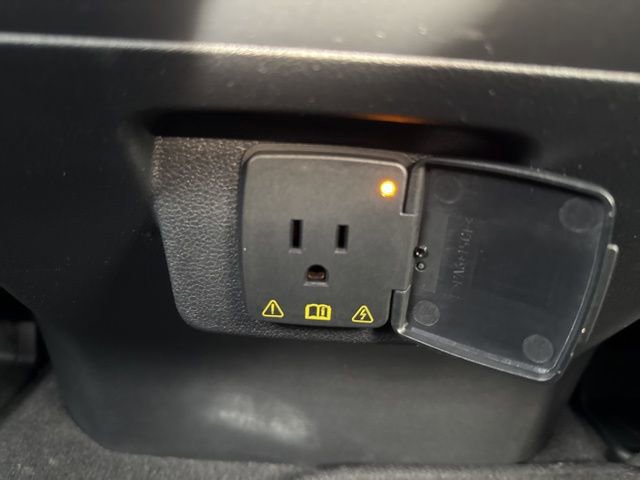 Certified 2025 Ford F350 Lariat w/ Chrome Package image 36