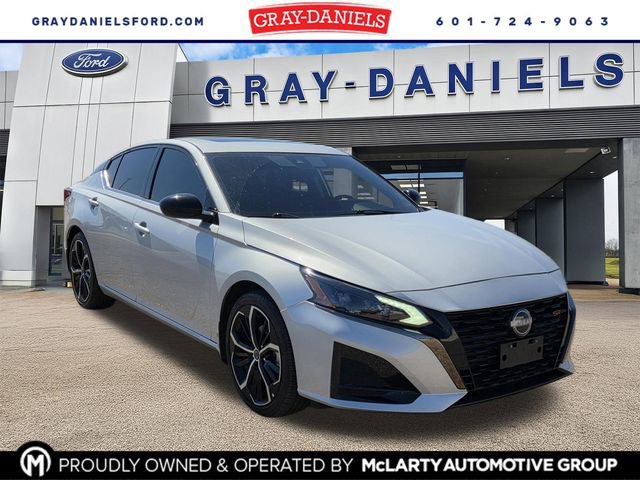 Used 2023 Nissan Altima 2.5 SR w/ SR Premium Package