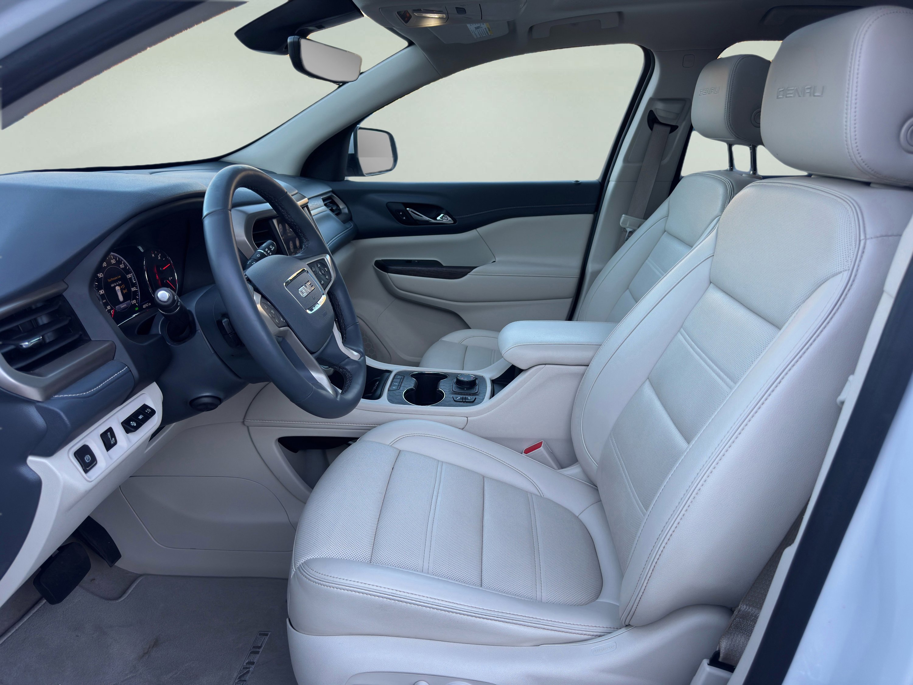 Used 2023 GMC Acadia Denali w/ Denali Ultimate Package image 6