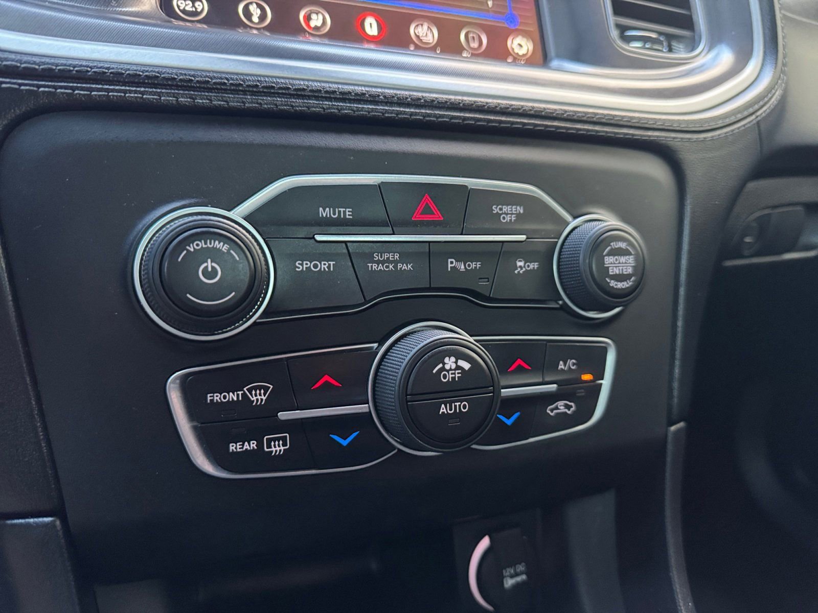 Used 2019 Dodge Charger R/T w/ Plus Group image 24