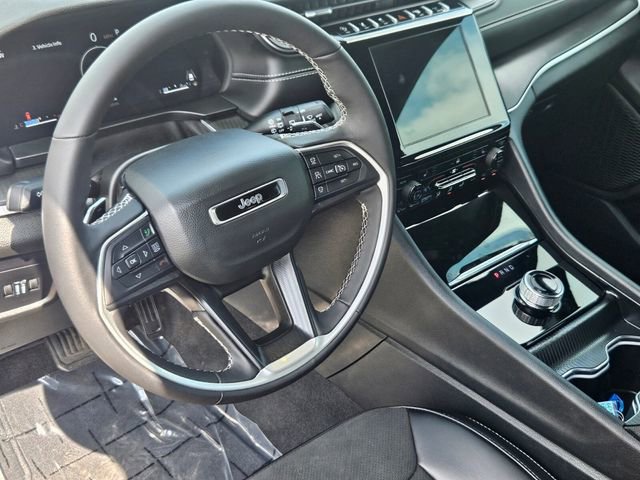 Used 2025 Jeep Grand Cherokee L Altitude RWD image 40
