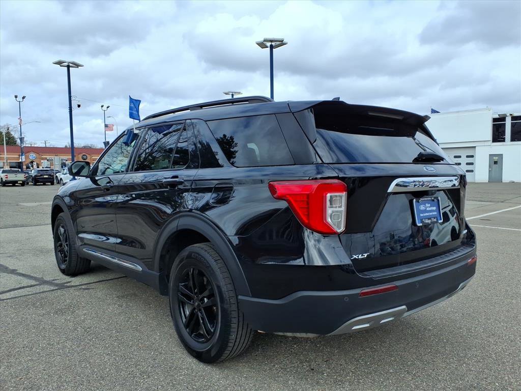 Certified 2023 Ford Explorer XLT w/ Equipment Group 202A image 4