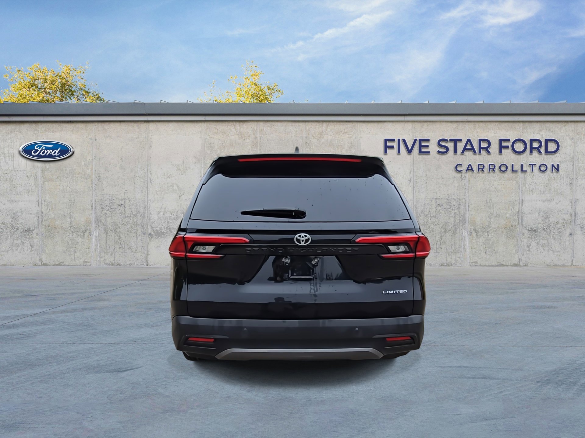 Used 2024 Toyota Grand Highlander Limited FWD image 4