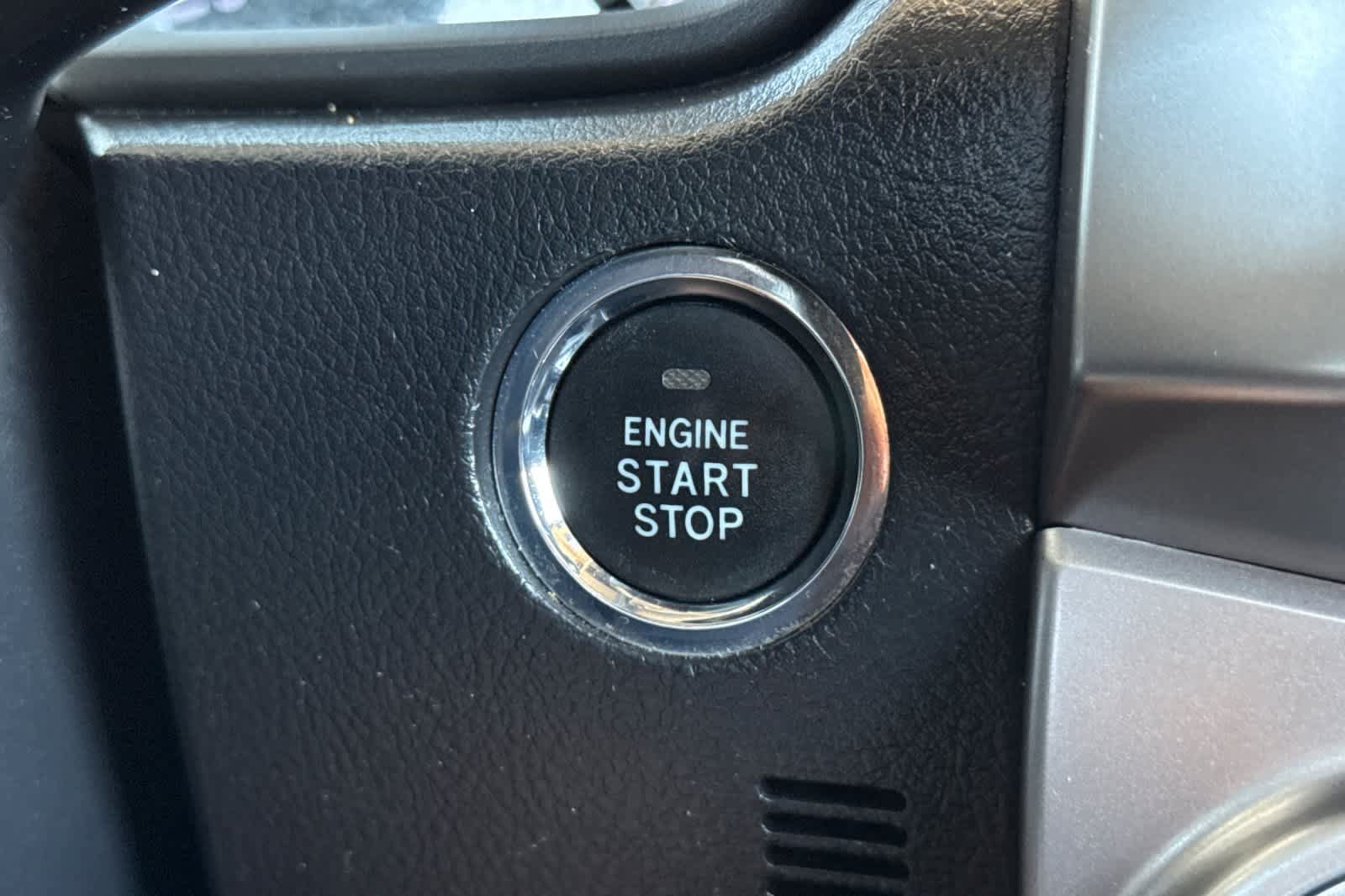 Used 2019 Toyota 4Runner Limited AWD/4WD image 23