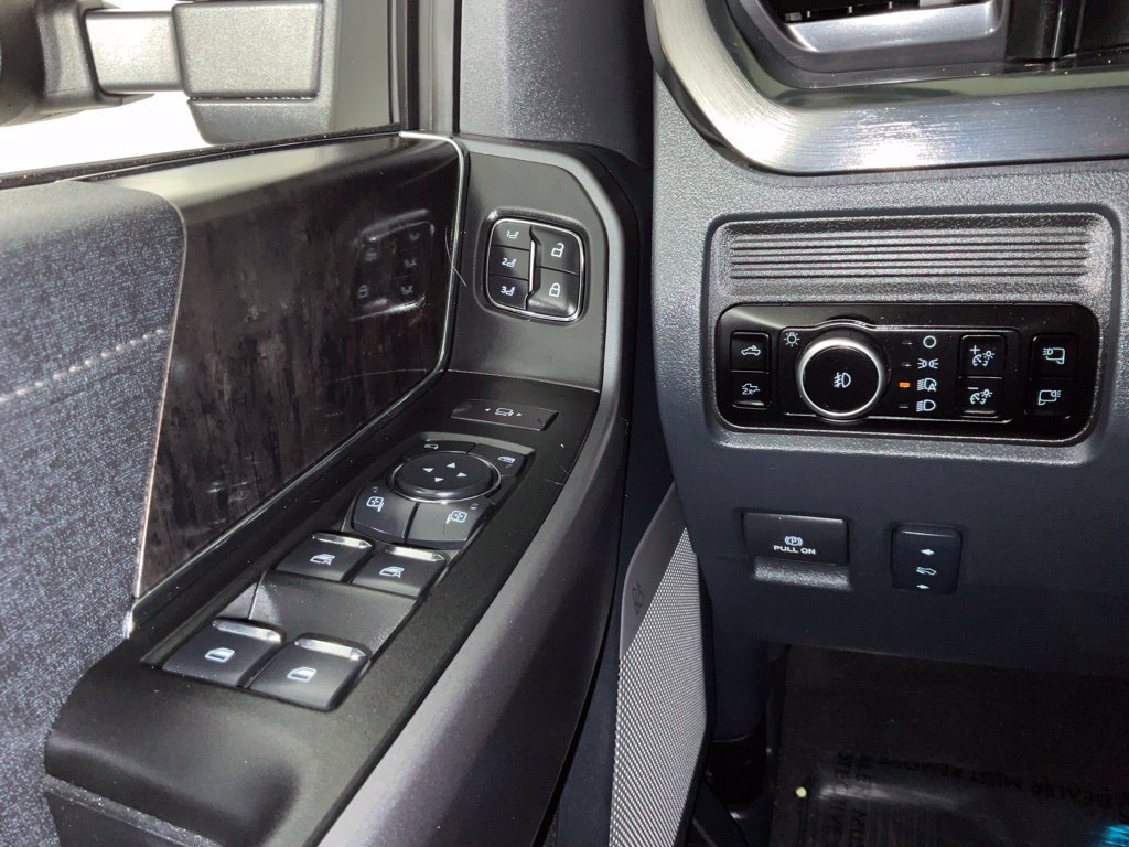 Certified 2025 Ford F250 Lariat w/ Black Appearance Package AWD/4WD image 20