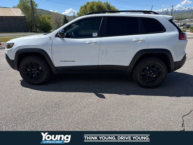 Used 2022 Jeep Cherokee Trailhawk w/ Premium Leather Package AWD/4WD image 3