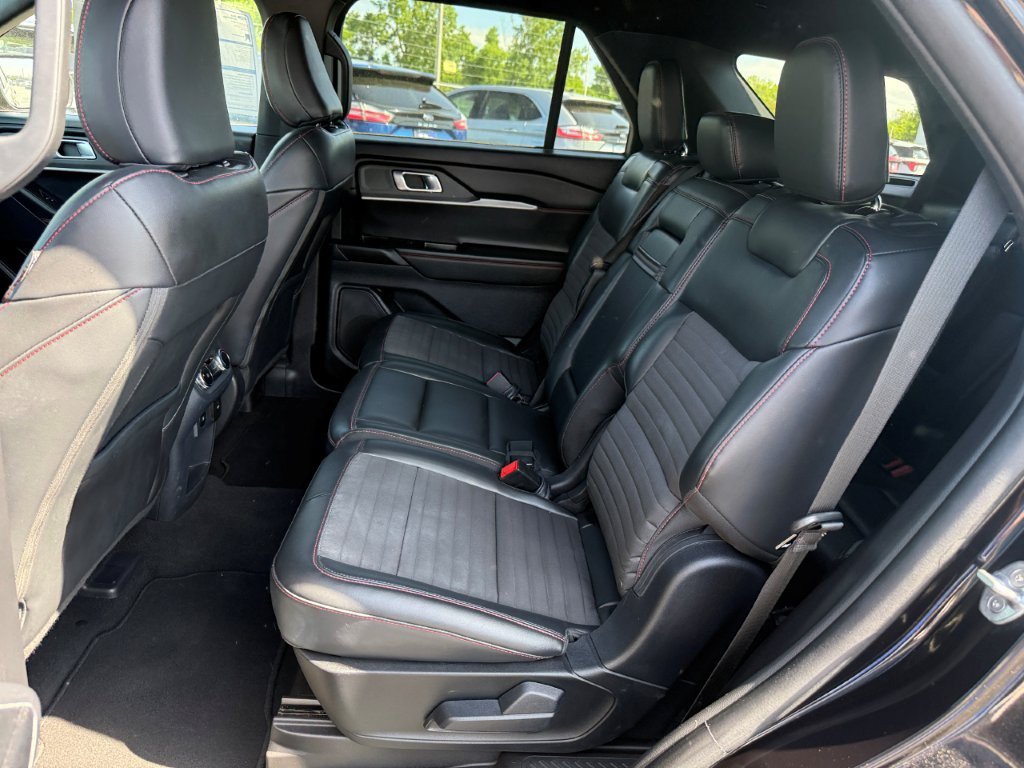 Certified 2025 Ford Explorer ST-Line w/ ST-Line Street Pack AWD/4WD image 18