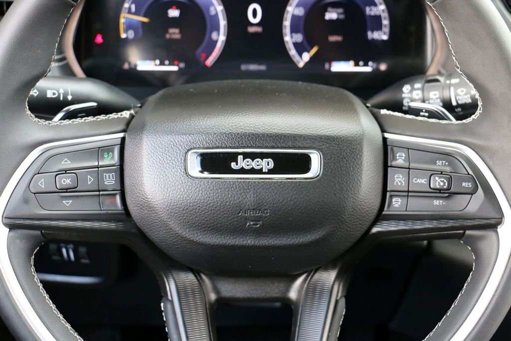Used 2024 Jeep Grand Cherokee Laredo RWD image 23