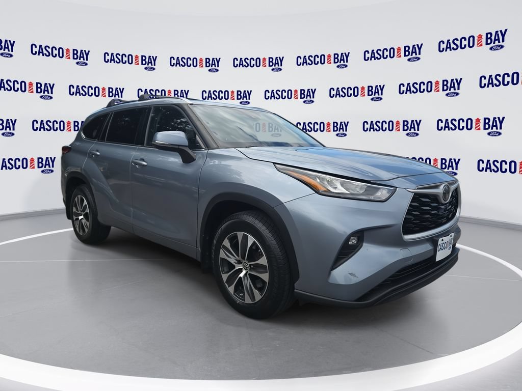 Used 2020 Toyota Highlander XLE AWD/4WD image 1