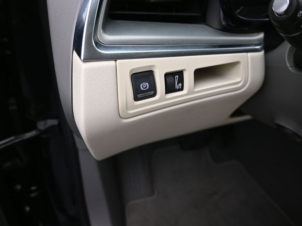 Used 2023 Cadillac XT5 Premium Luxury w/ LPO, Floor Liner Package image 13