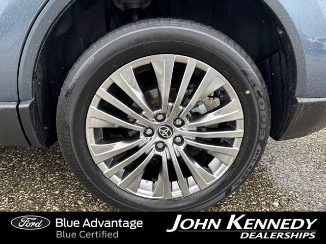 Used 2022 Toyota Venza Limited w/ Advanced Technology Package AWD/4WD image 5