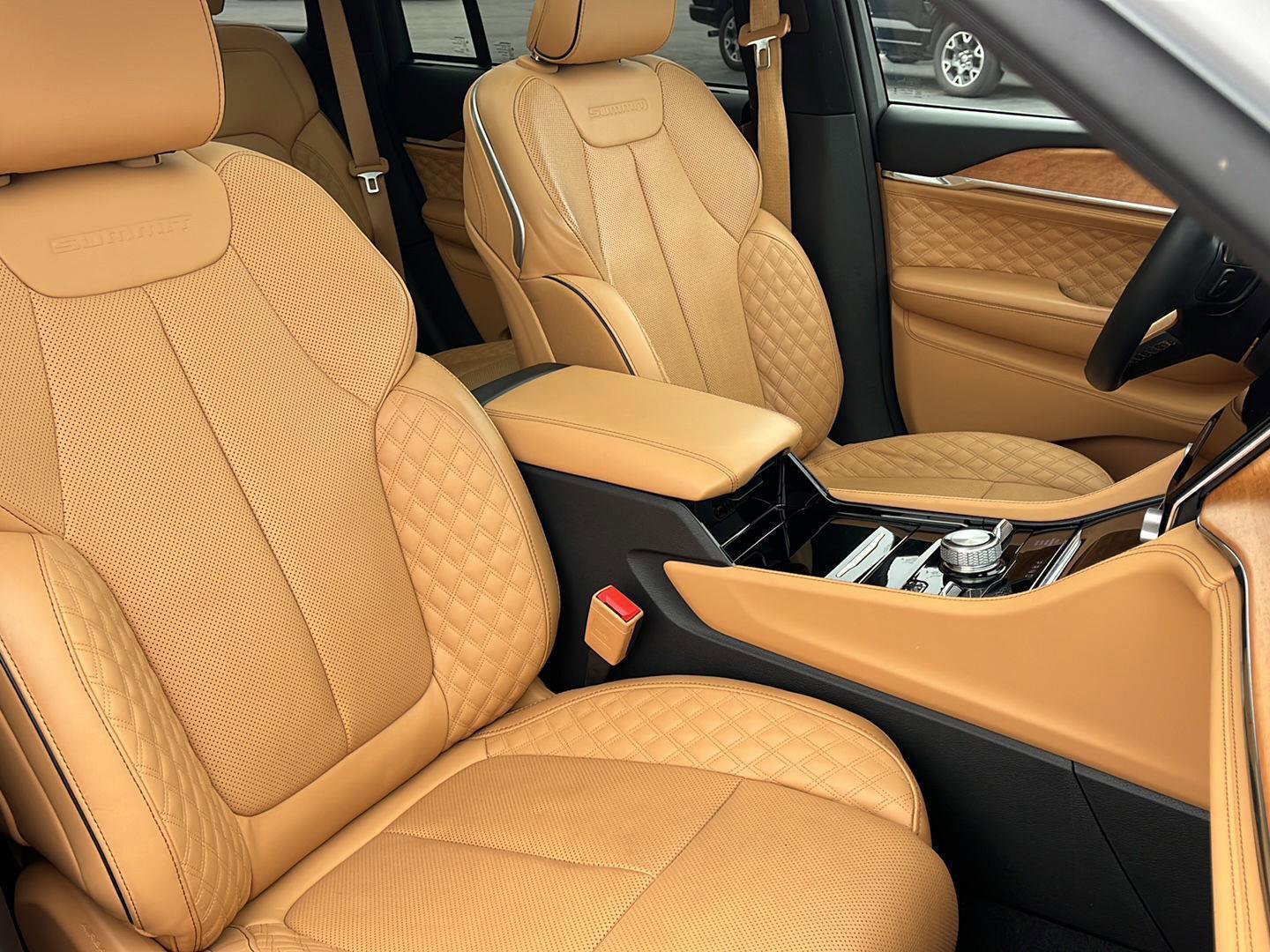 Used 2024 Jeep Grand Cherokee Summit image 15