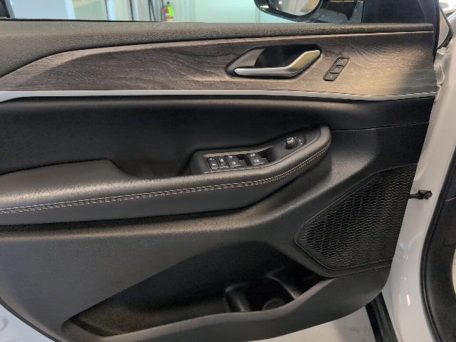 Used 2023 Jeep Grand Cherokee Limited AWD/4WD image 14