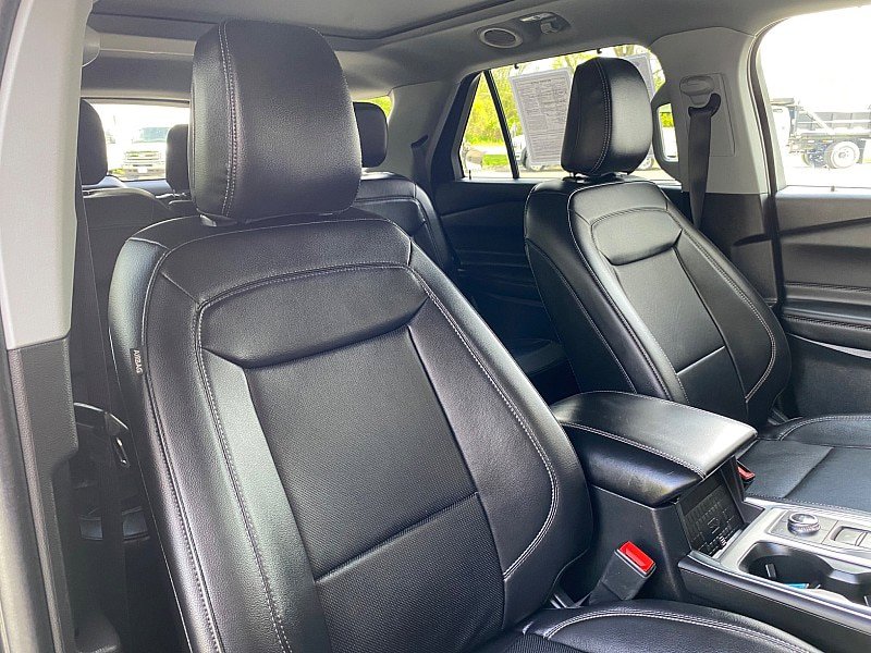 Certified 2023 Ford Explorer Limited w/ Limited Technology Package AWD/4WD image 30