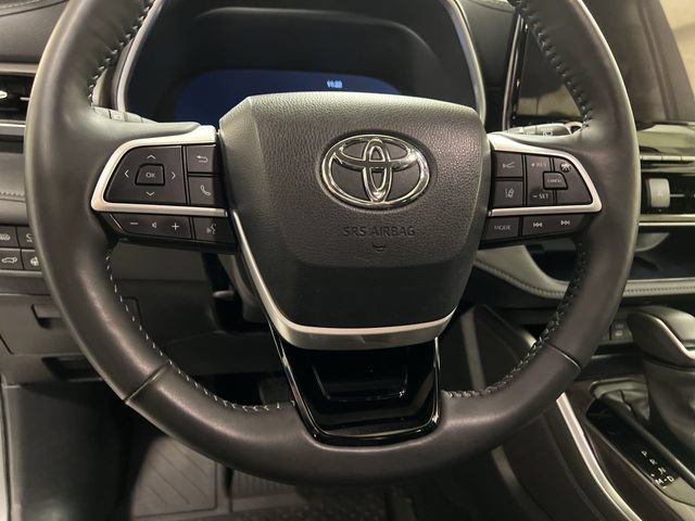 Used 2024 Toyota Highlander Limited AWD/4WD image 10