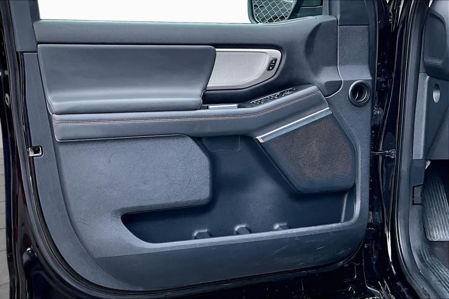 Certified 2025 Ford Expedition Active AWD/4WD image 22