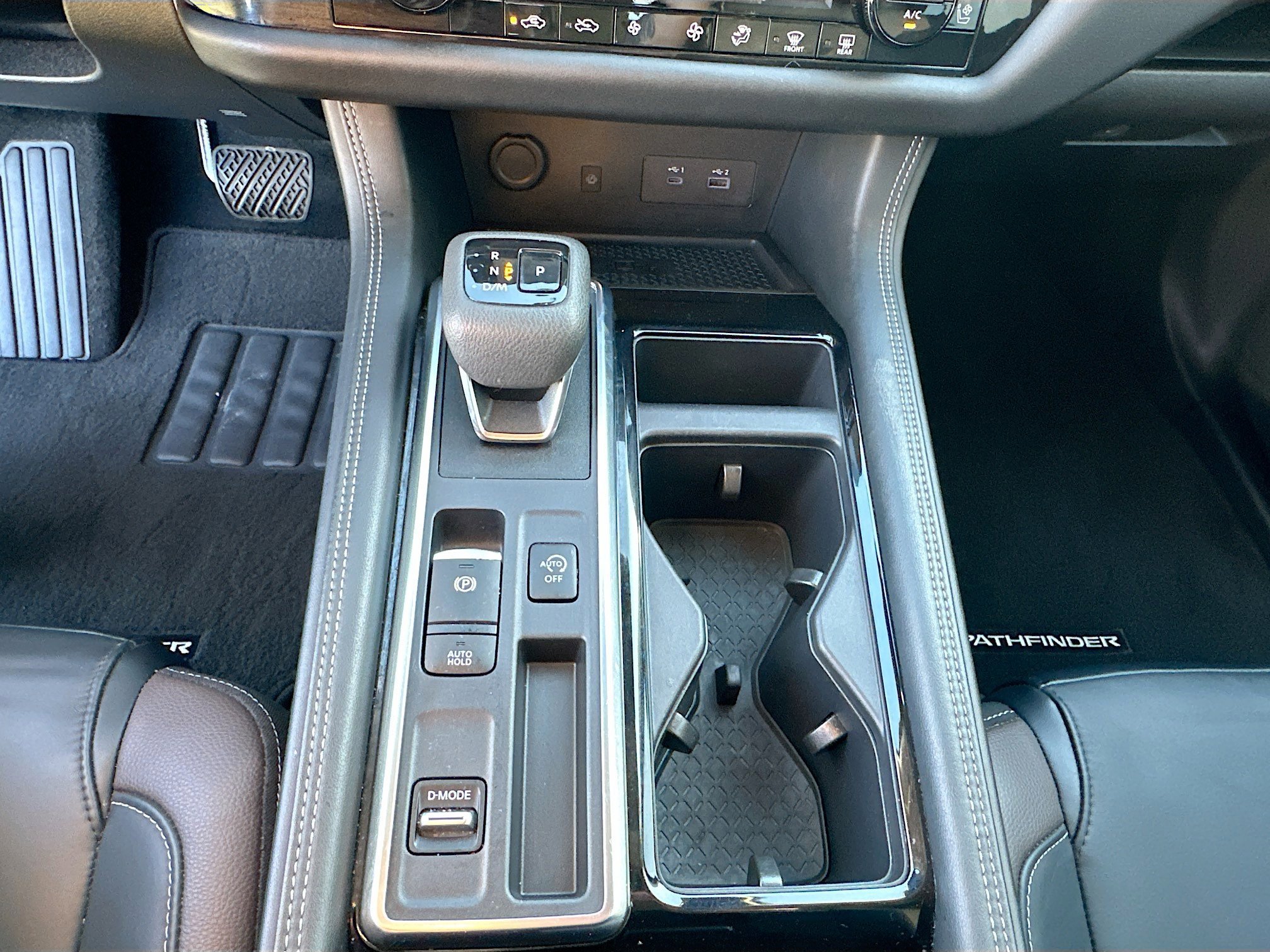 Used 2023 Nissan Pathfinder Platinum w/ Cargo Package image 17