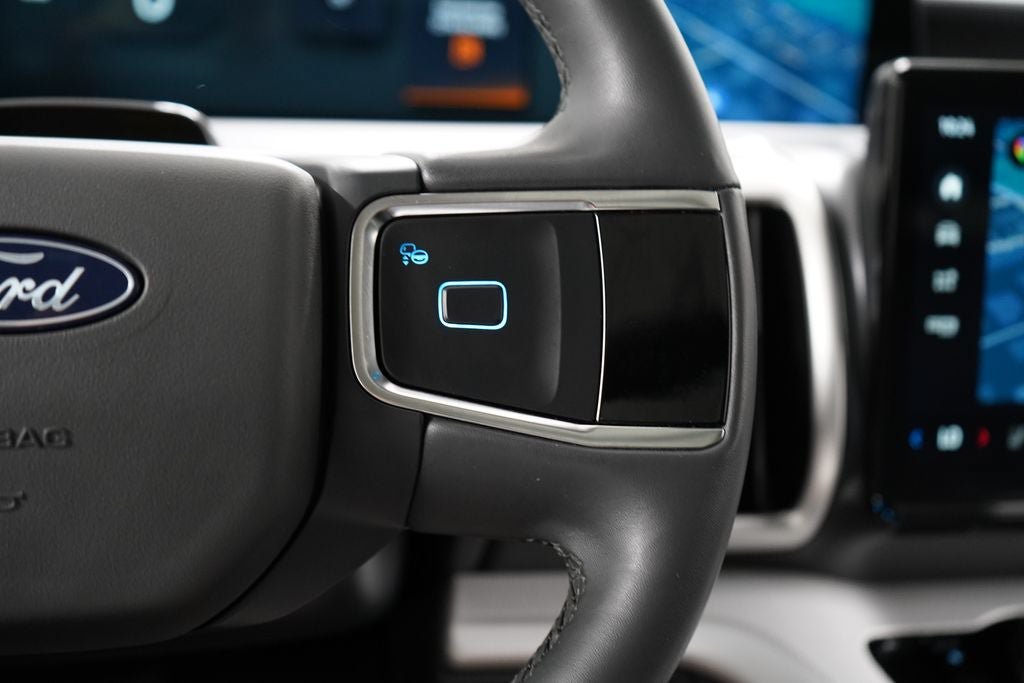 Certified 2025 Ford Expedition Active AWD/4WD image 14