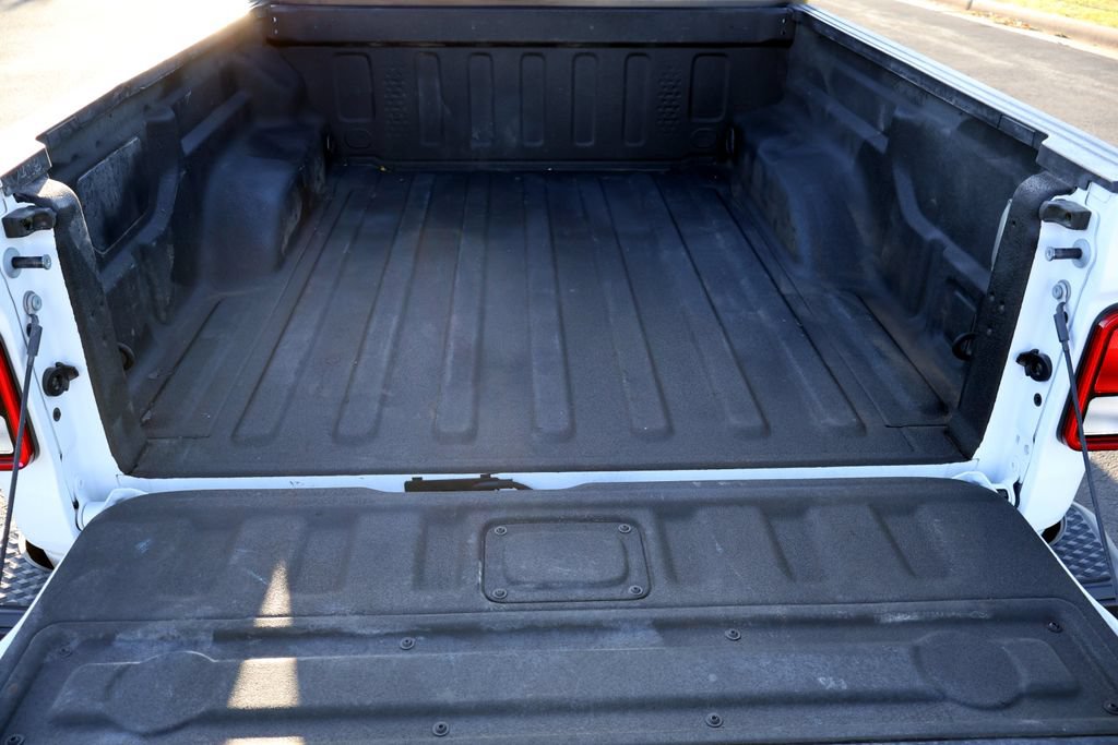 Used 2025 Jeep Gladiator Sport AWD/4WD image 17