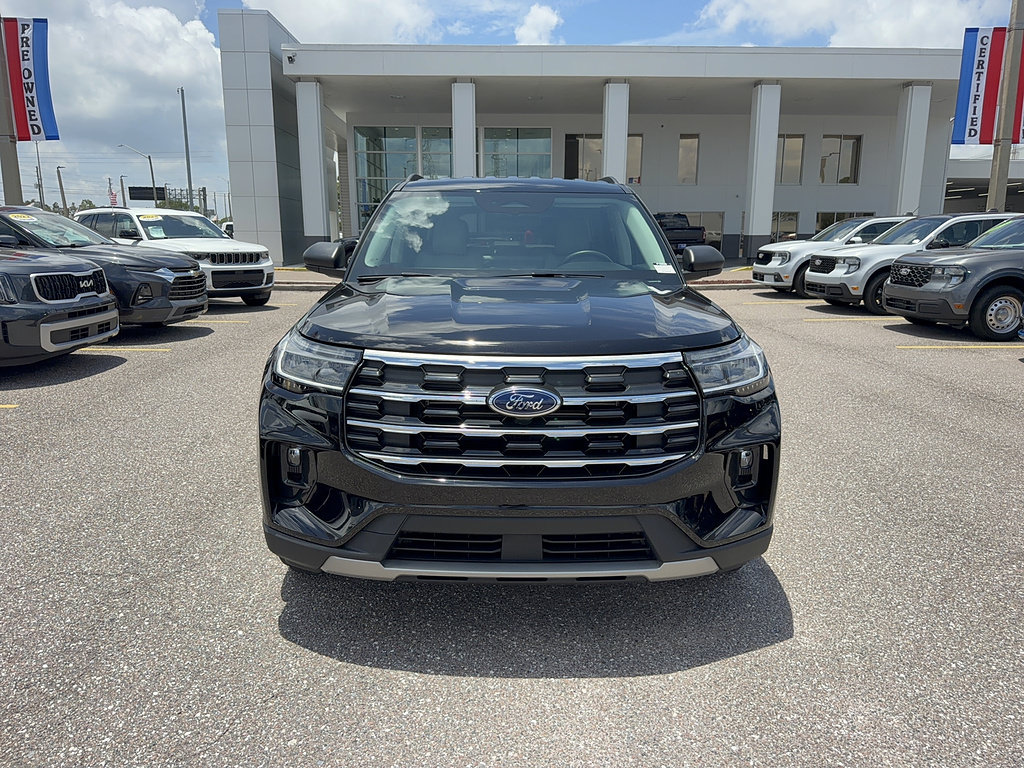 Certified 2025 Ford Explorer Active w/ Active Comfort Package AWD/4WD image 3