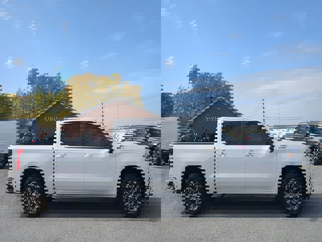 Used 2019 Chevrolet Silverado 1500 RST AWD/4WD image 2