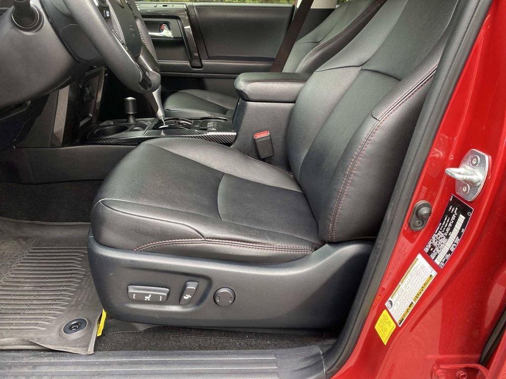 Used 2021 Toyota 4Runner TRD Off-Road Premium AWD/4WD image 18