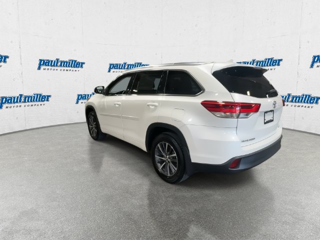 Used 2017 Toyota Highlander XLE FWD image 8