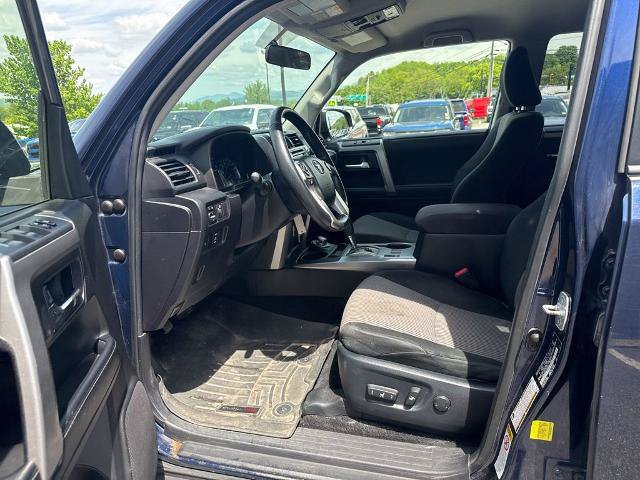 Used 2018 Toyota 4Runner SR5 AWD/4WD image 9