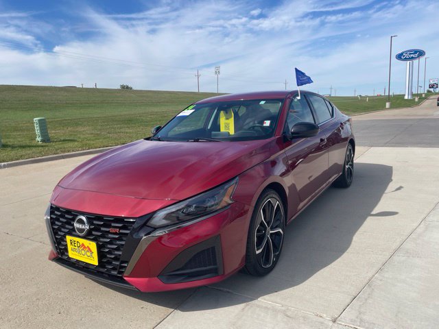 Used 2024 Nissan Altima 2.5 SR FWD image 8