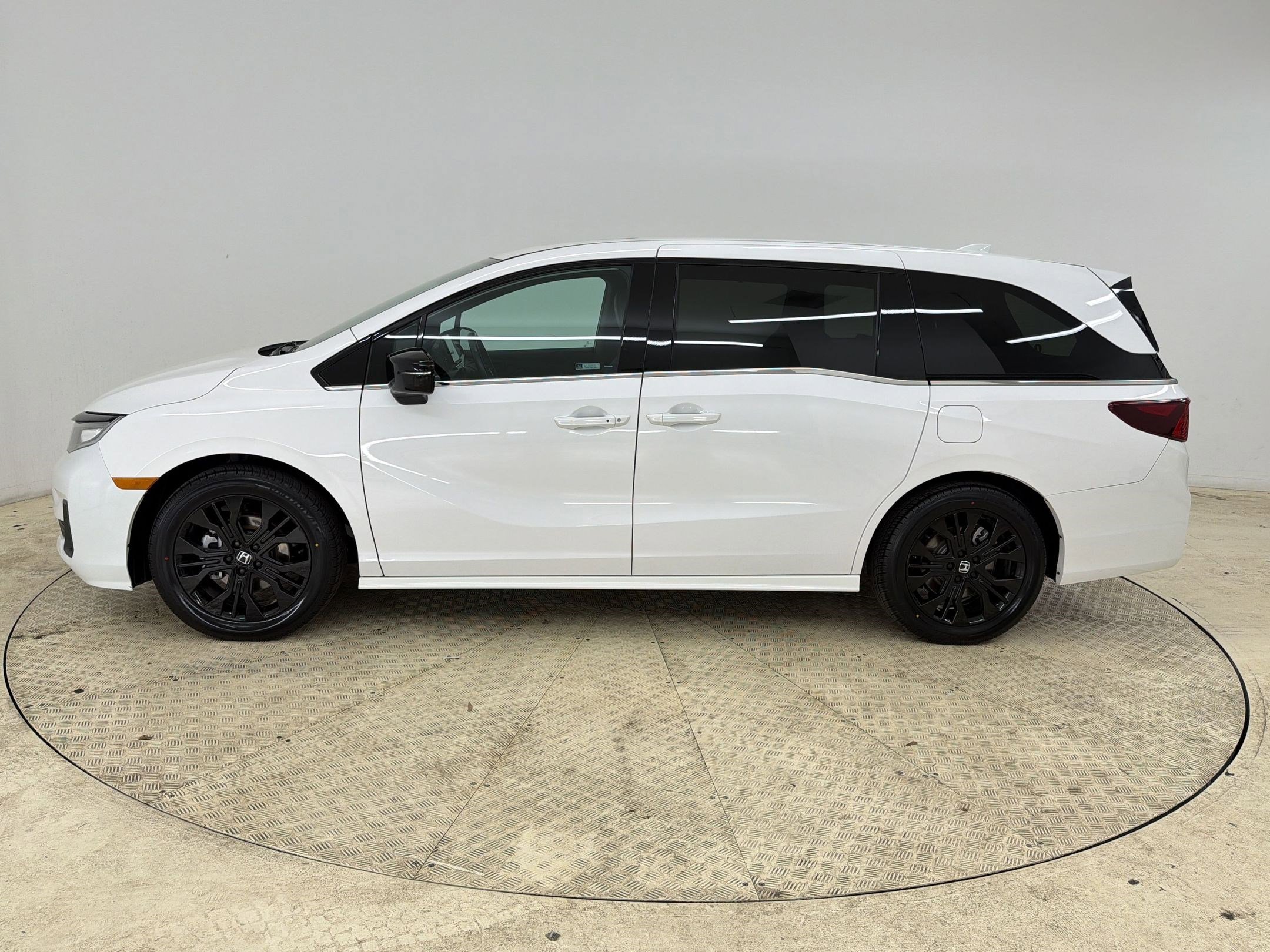 Used 2025 Honda Odyssey Sport-L video 2