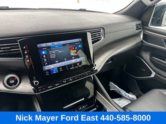 Used 2024 Jeep Wagoneer Series II AWD/4WD image 38