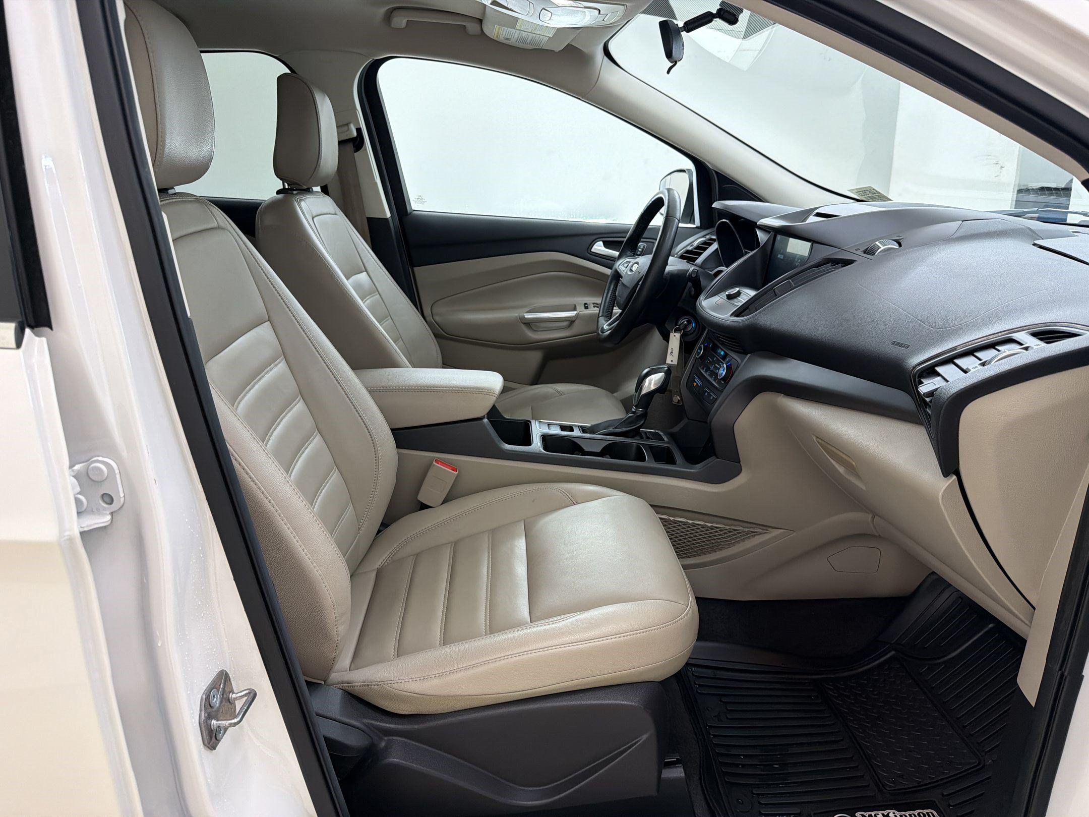 Certified 2018 Ford Escape SEL FWD image 29