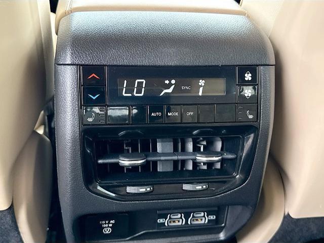 Used 2022 Jeep Grand Cherokee L Limited AWD/4WD image 21