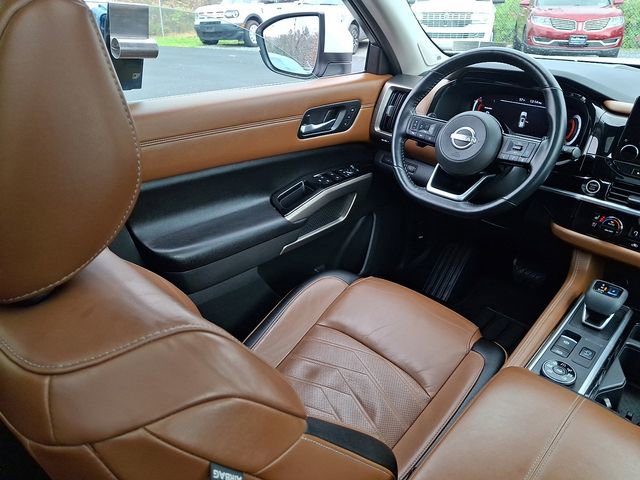 Used 2022 Nissan Pathfinder Platinum w/ Cargo Package image 13