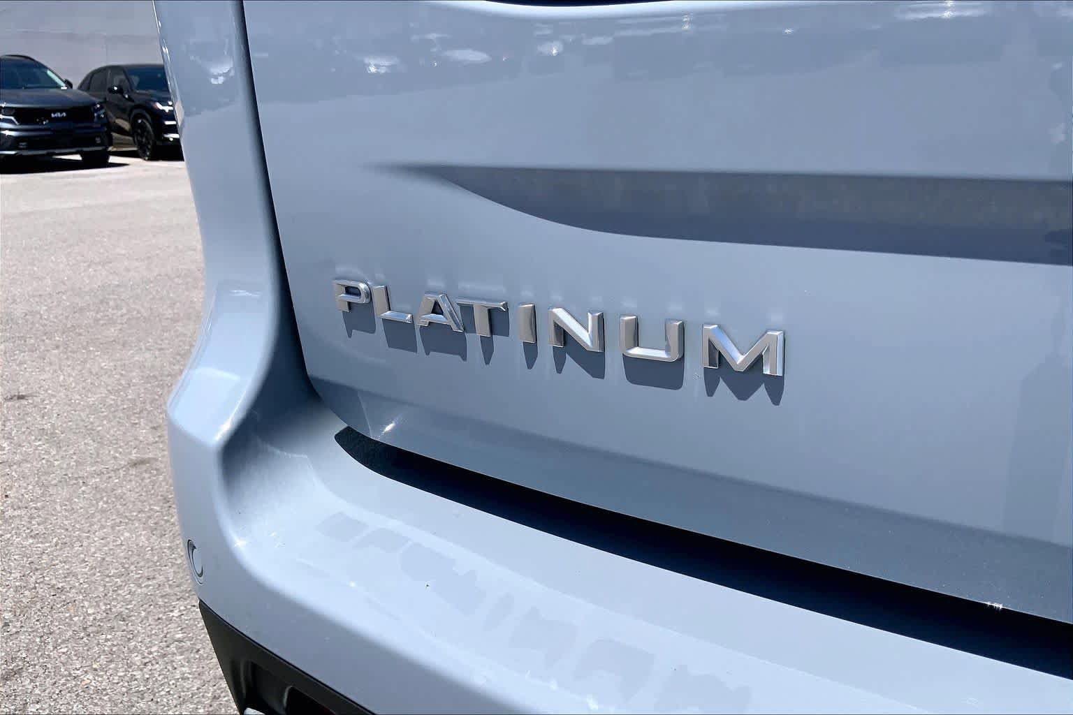 Certified 2025 Ford Expedition Max Platinum w/ Driver's Package AWD/4WD image 10