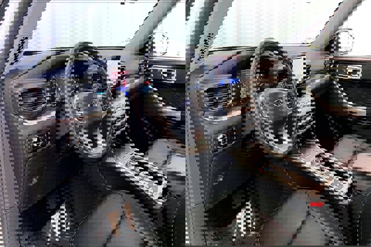 Certified 2023 Ford Explorer XLT w/ Equipment Group 202A image 14