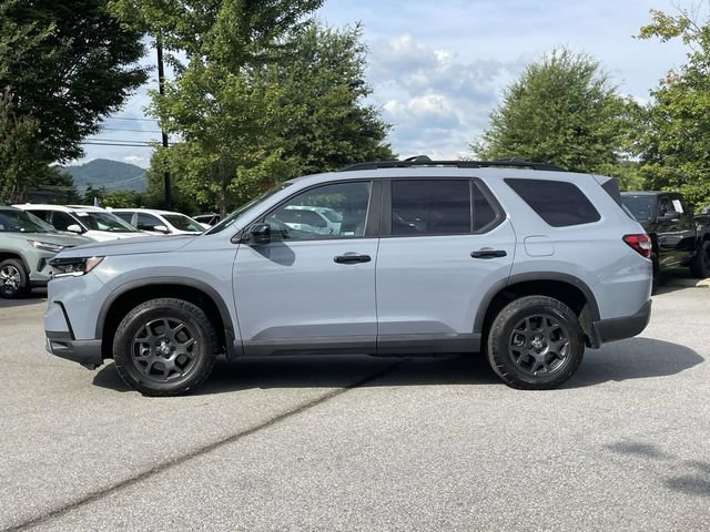 Used 2024 Honda Pilot TrailSport image 2
