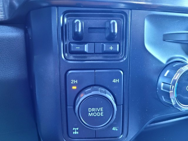 Certified 2025 Ford F350 Lariat w/ Black Appearance Package AWD/4WD image 18