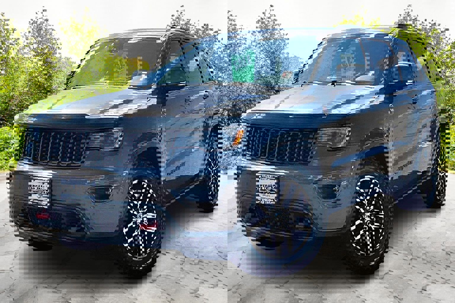 Used 2018 Jeep Grand Cherokee Trailhawk w/ Trailhawk Luxury Group image 12