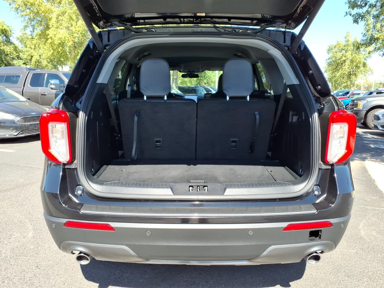 Certified 2024 Ford Explorer XLT w/ Equipment Group 202A RWD image 17