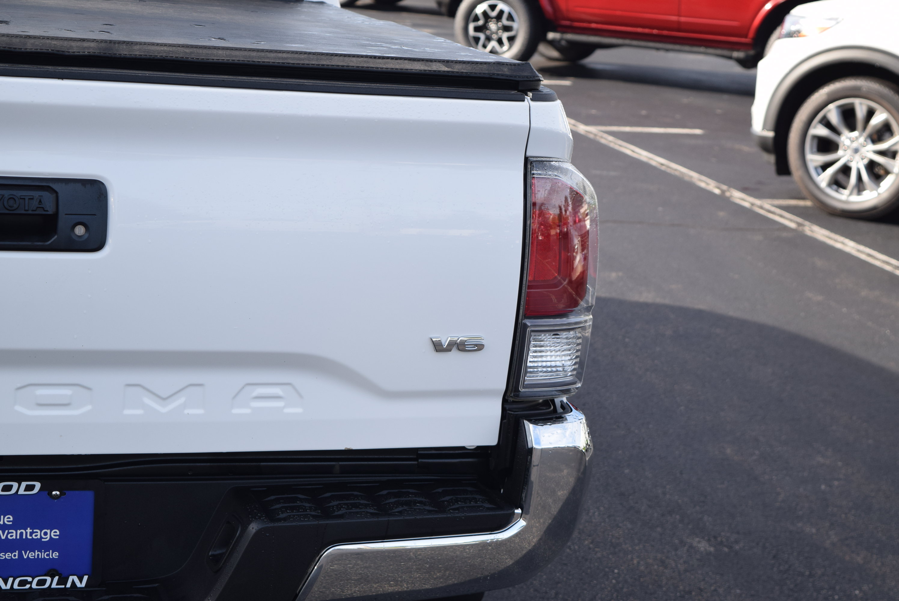 Used 2022 Toyota Tacoma TRD Off-Road AWD/4WD image 6