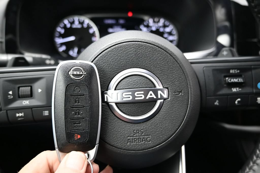 Used 2025 Nissan Pathfinder SV AWD/4WD image 43