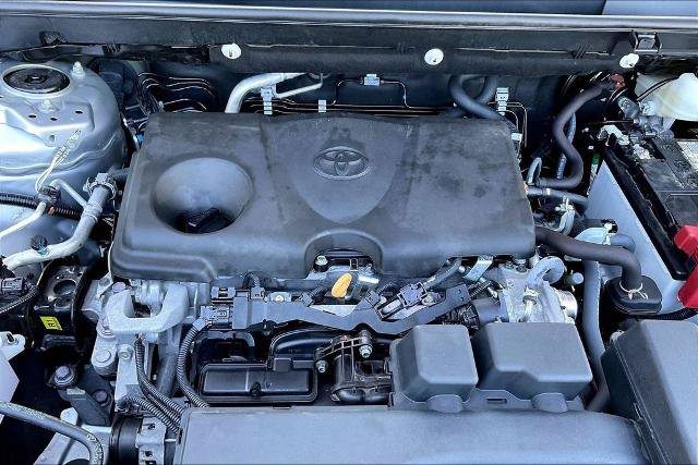 Used 2024 Toyota RAV4 XLE FWD image 30