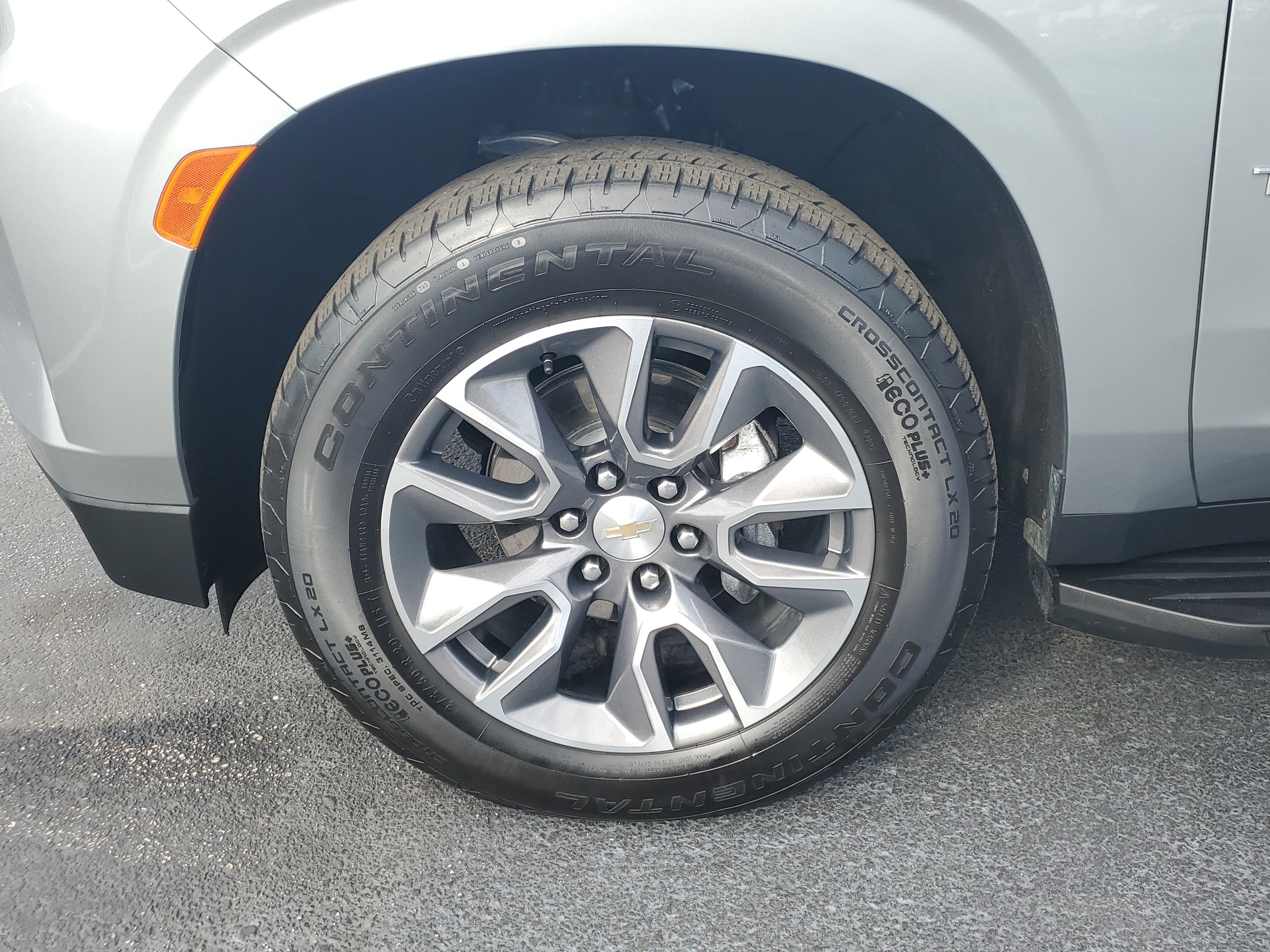 Used 2024 Chevrolet Tahoe LT w/ LT Signature Package image 8