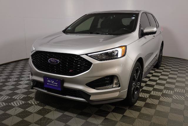Certified 2019 Ford Edge ST w/ Cold Weather Package AWD/4WD image 3