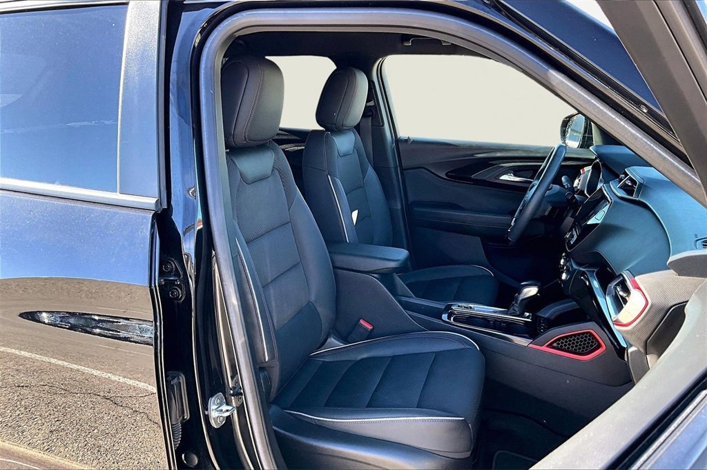 Used 2022 Chevrolet TrailBlazer RS w/ Technology Package image 9