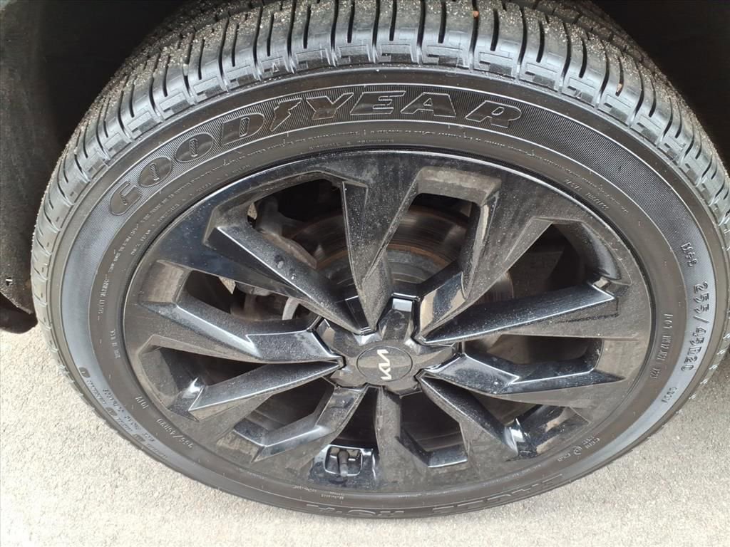 Used 2023 Kia Sorento SX image 6