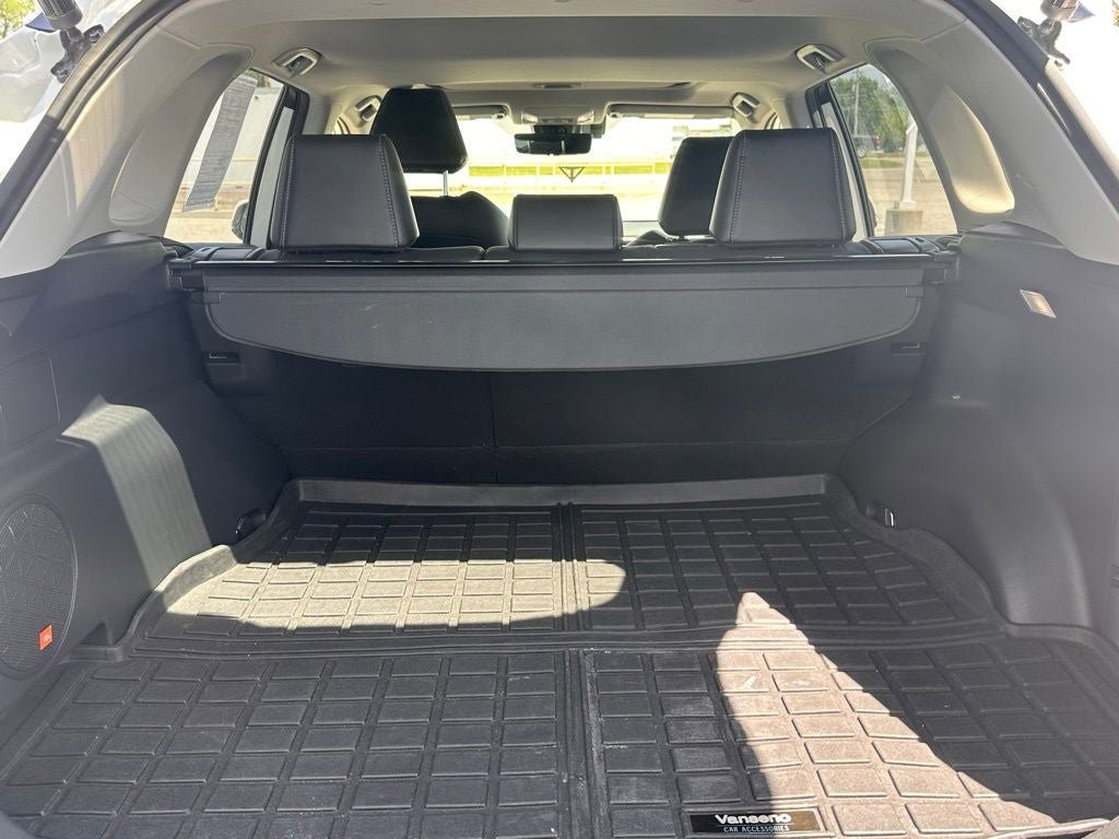Used 2022 Toyota RAV4 Limited AWD/4WD image 19