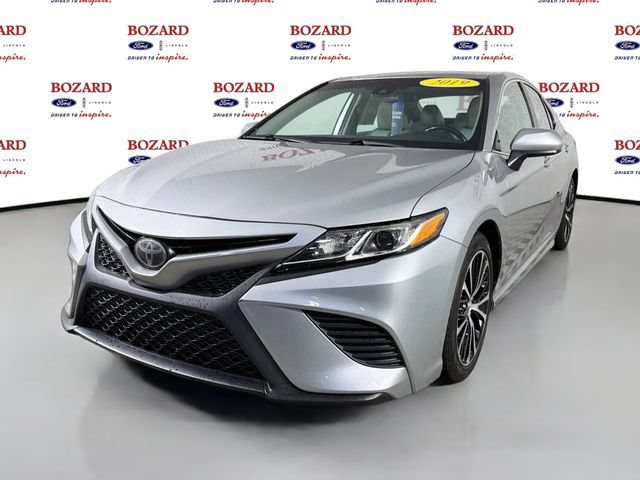 Used 2019 Toyota Camry SE FWD image 4
