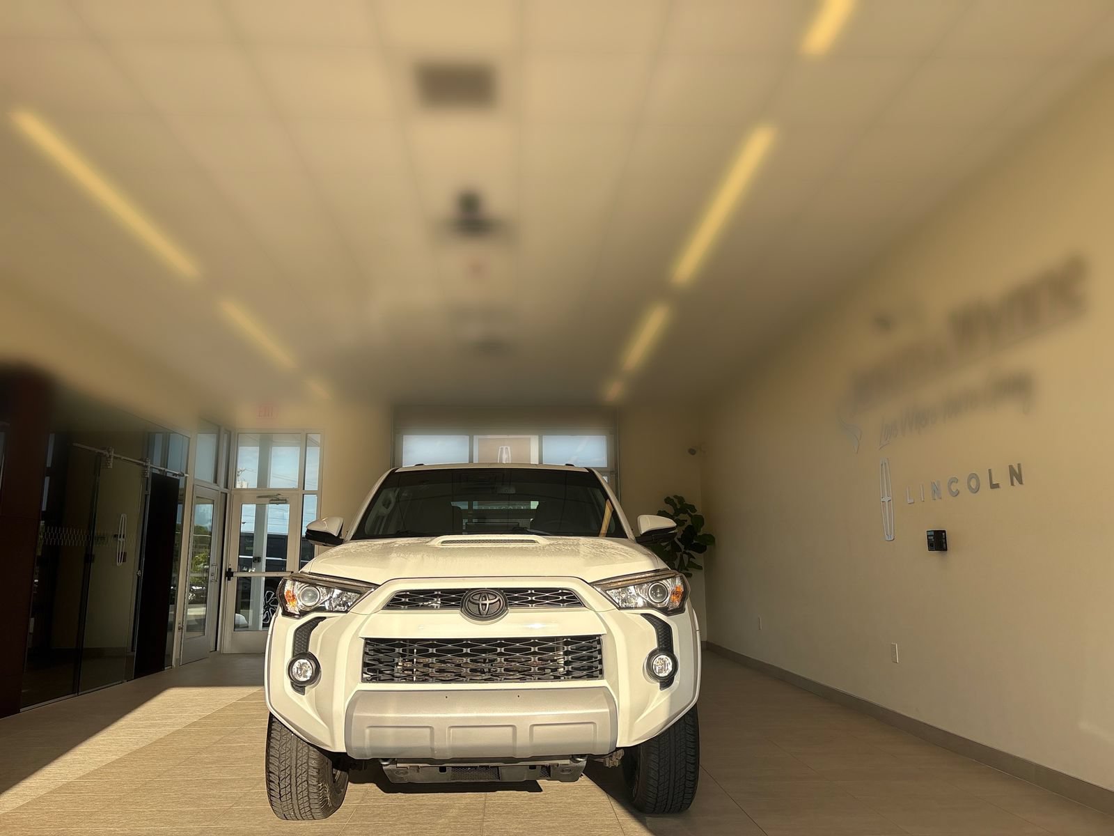 Used 2018 Toyota 4Runner TRD Off-Road Premium AWD/4WD image 5